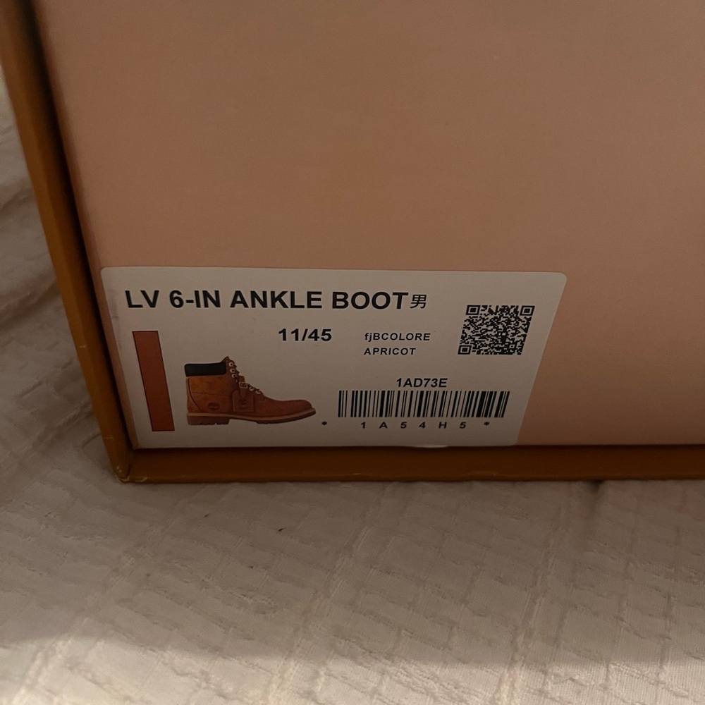 Louis Vuitton Timberlands - Picture 2 of 7